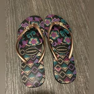 Havaianas size 7-8